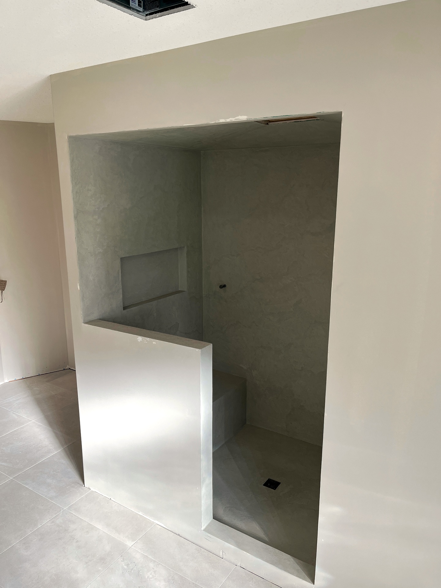 Sunlit Walk-in Shower Alcove