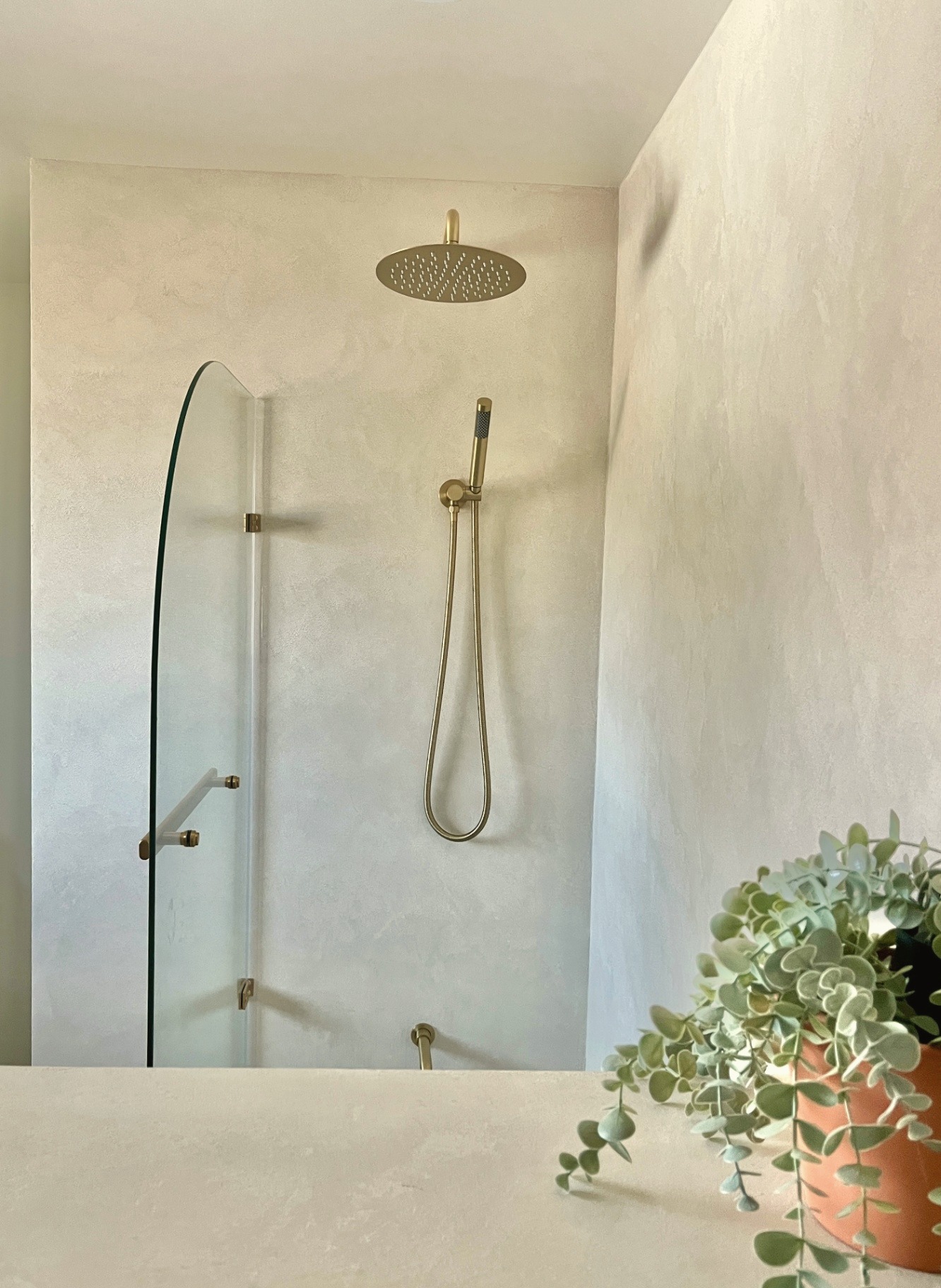 Brass on Microcement